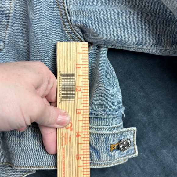 Forever 21 Blue Jean Crop Jacket Classic Denim Style Sz L - Picture 7 of 9